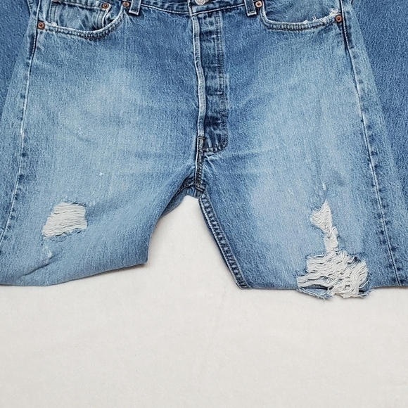VINTAGE Levi's 501 Distressed High Rise Loose Fit Button-Fly Boyfriend Jeans - Picture 6 of 14